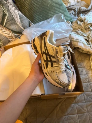 Asic gel kayano 14 storlek 42 - Inte använd