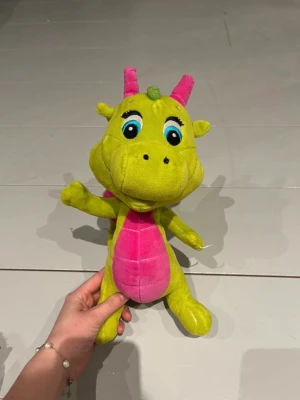 Två söta gosedjur  - Två söta gosedjur och skick som nya. 