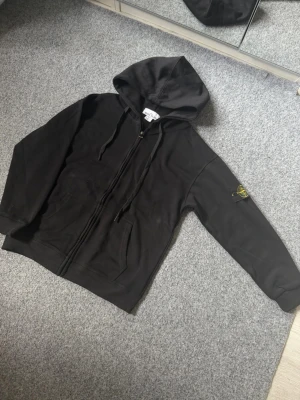 Stone Island black Hoodie - Size M, true to size. Just like new, very comfortable and high quality.