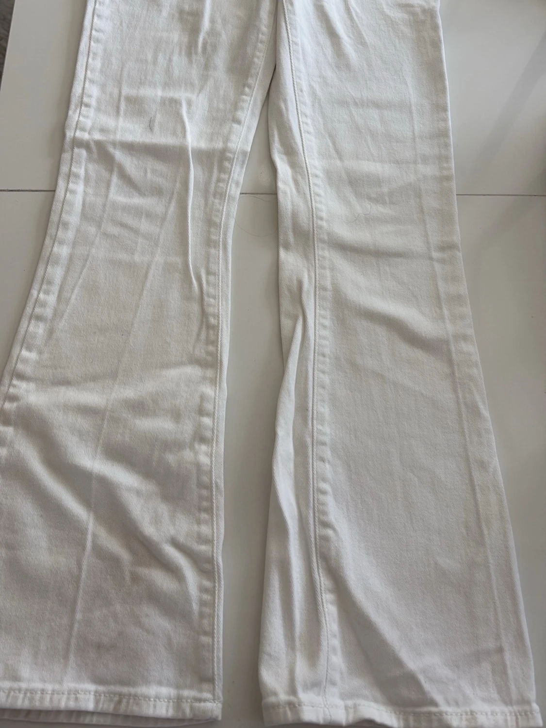 Vita bootcut jeans från Levi's - 1