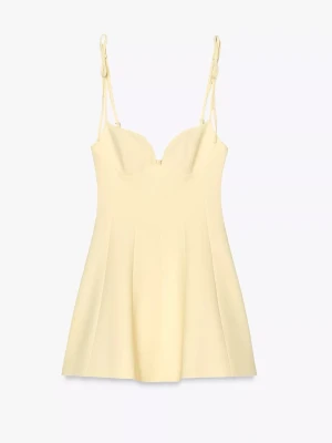 Klänning Zara - Ljus gul klänning ifrån Zara i storlek Xs, endast använd en gång!