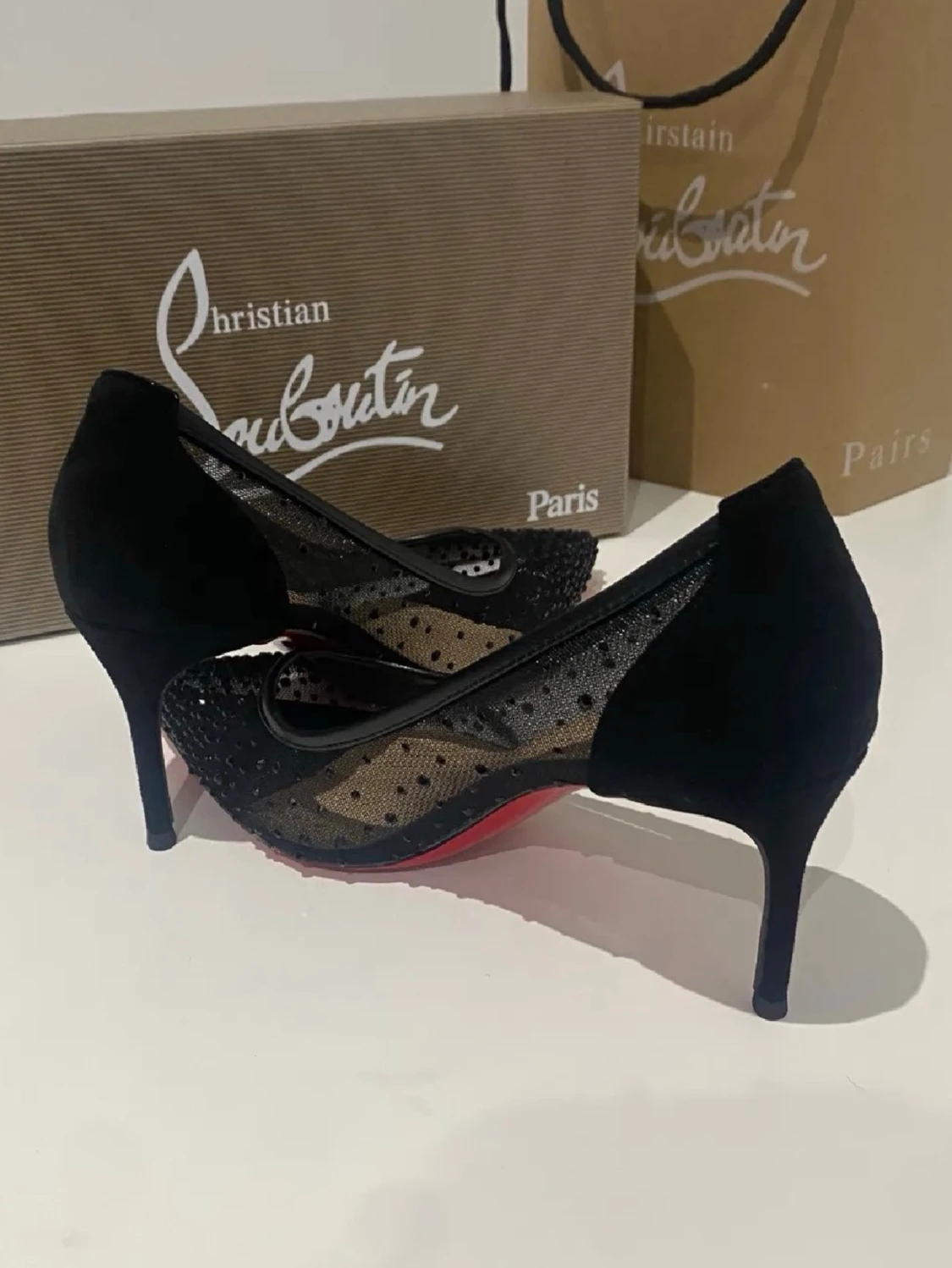 Svarta meshpumps från Louboutin - 3