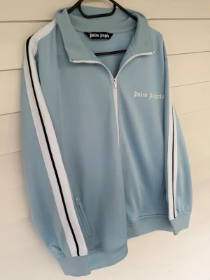 Palm angels zip  - Ljusblå bra skick inga hål eller liknande 