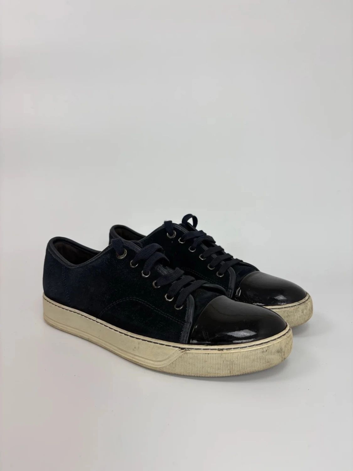 Mörkblå Lanvin sneakers med lackad tå - 1