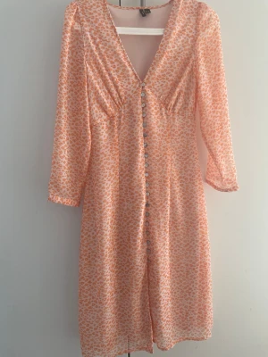  Klänning från Vero Moda - Sommarklänning från Vero Moda, endast använd fåtal gånger! Mycket bra  skick☺️