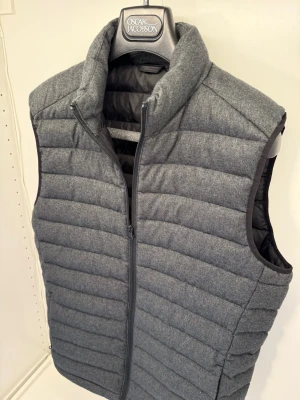 Väst - Grymt snygg väst. Okänt märke tyvärr. Nyskick. Storlek M
