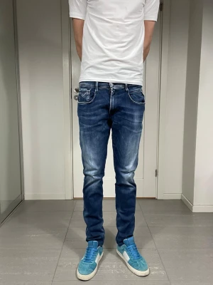 Replay Anbass Jeans  - Säljer nu dessa Replay Anbass Jeans, skriv för fler bilder/frågor🙌🏼