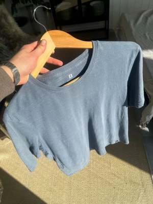 Boggi Milano T-shirt - Säljer en snygg och klassisk T-shirt från Boggi Milano. Perfekt inför sommaren 🏝️🌊