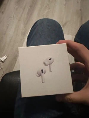 AirPods Pro 2 - AirPods Pro 2. Kvitto medföljer