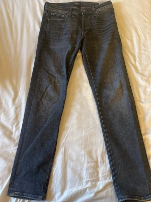 Svarta jeans från Jack&jones  - Ett par riktigt snygga jeans från jack&jones i storlek 31/32