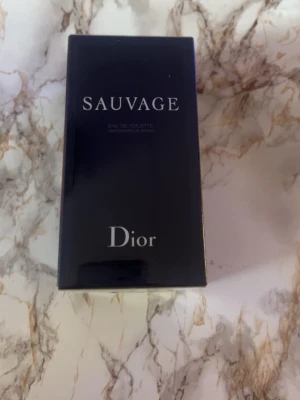 Dior Sauvage Eau de Toilette - Helt ny och oöppnad, 100% äkta kvitto finns som bevis. Priset går att diskutera vid seriösa köpare.