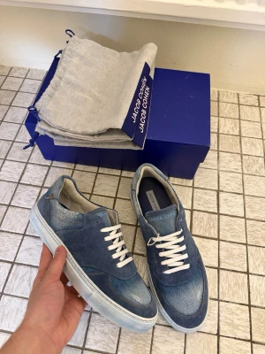 Jacob Cohën skor - Jacob Cohën skor | model Dreamer | storlek 42 | Skick 9,9/10, endast testade, tags kvar, lite smutsiga under | Allt OG | Nypris på 5000kr, säljs ej längre, mitt pris endast 2399! | Vid frågor eller bilder bara att hojta till!