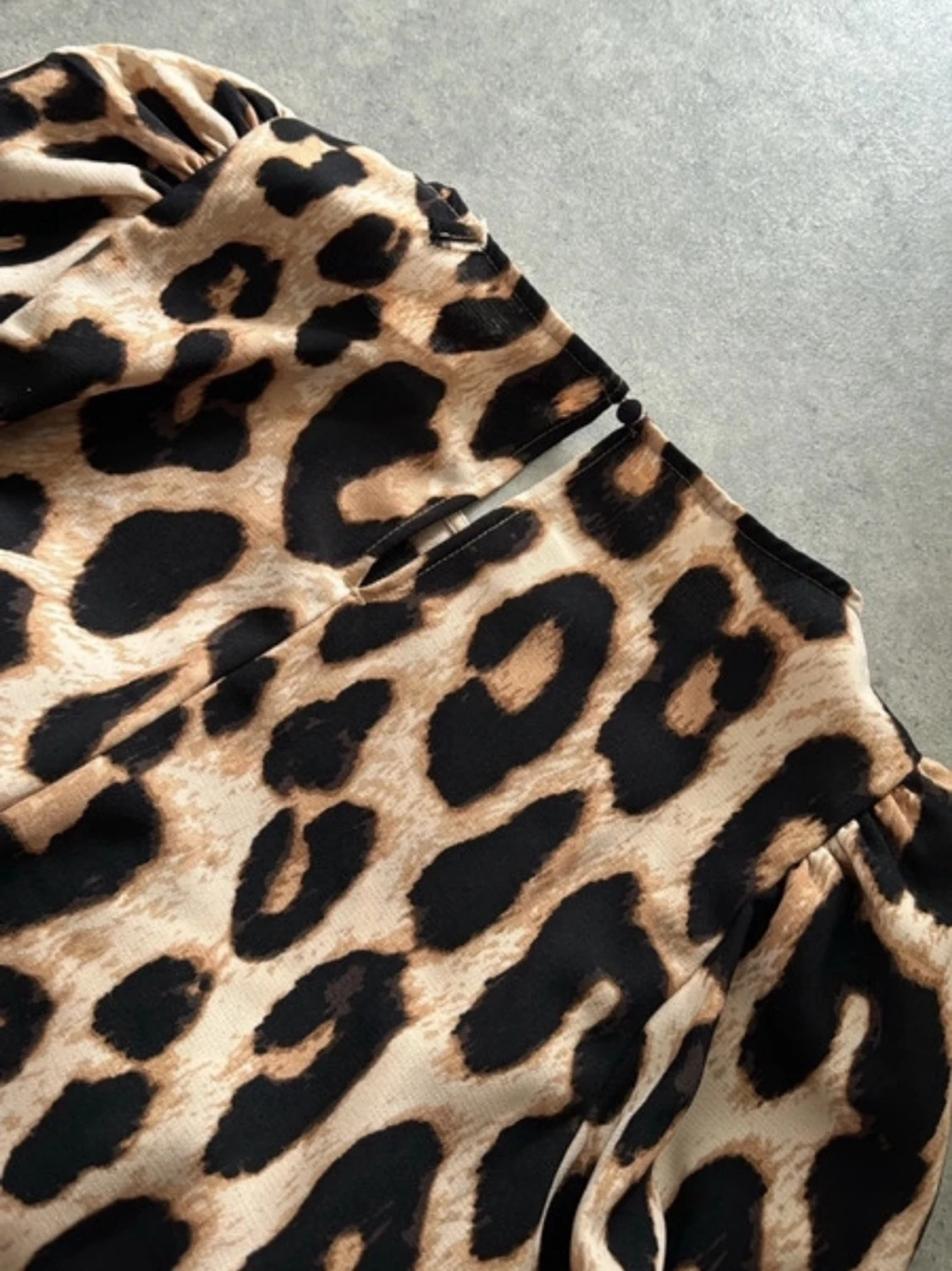 Leopardmönstrad kort klänning - 4