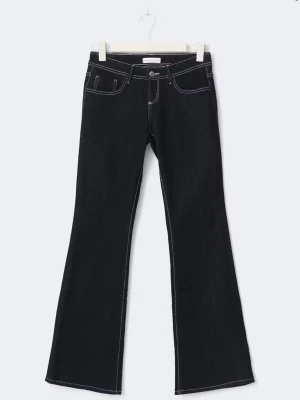 Mörkblå bootcut jeans - Vet inte varför andra bilden blir suddig:( Skit snygga men använder inte. Jag är 168 och de sitter perfekt.