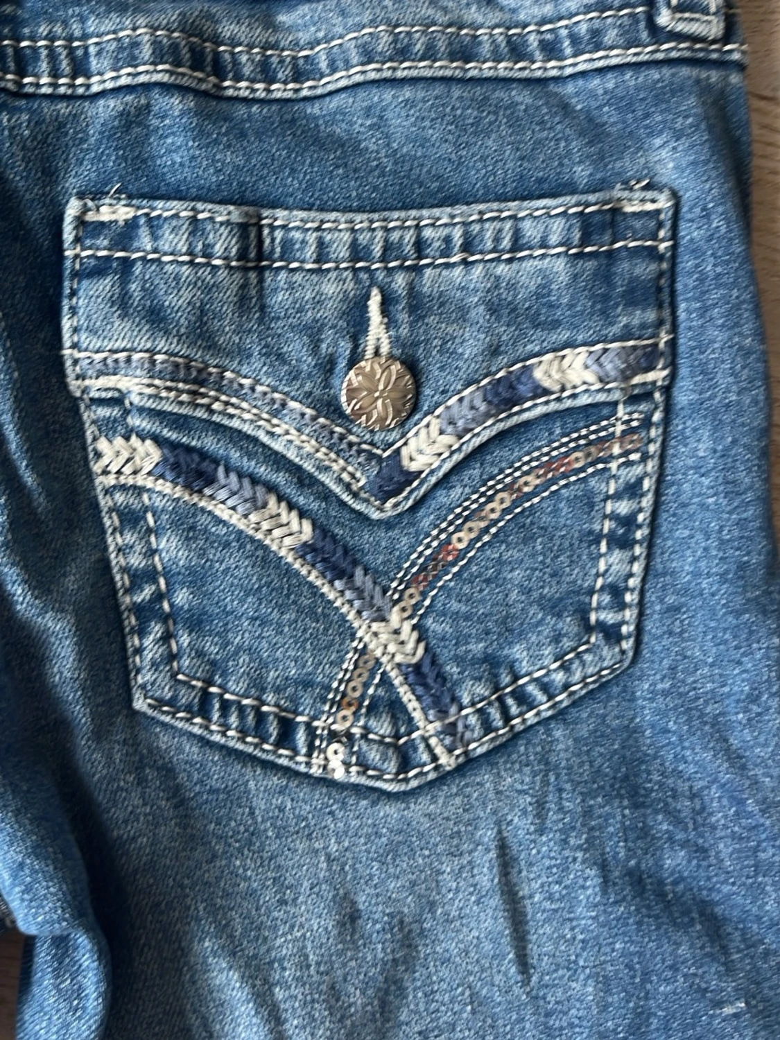 Blå bootcut jeans med detaljer - 2