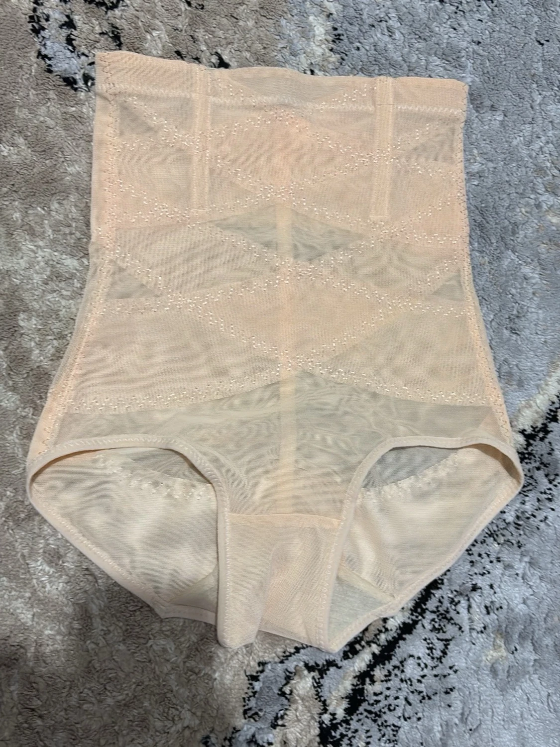 Beige high waist shapewear (XS, S)