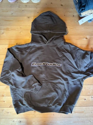 Eme Studios hoodie - Boxy hoodie från emestudios
