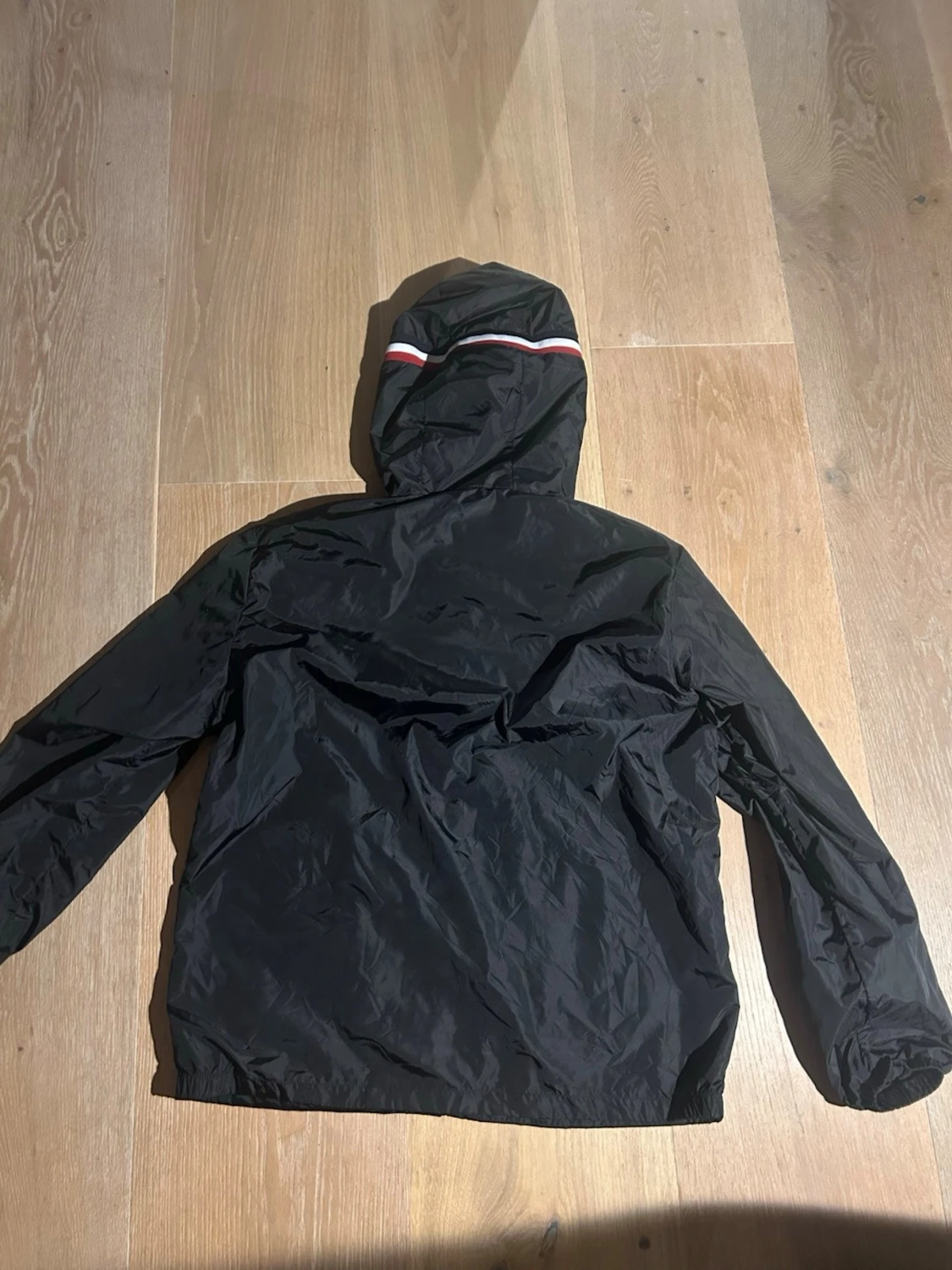 Svart vindjacka - 1