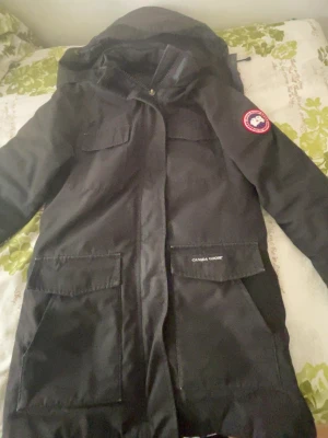 Canada gose  jacka  - Den är lite gammal typ 2år Size xs 
