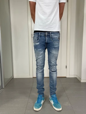 Replay Anbass Jeans  - Replay Anbass Jeans, W28 o L30 med mått ca 35,5 o 100 cm. skriv för fler bilder/frågor🙌🏼