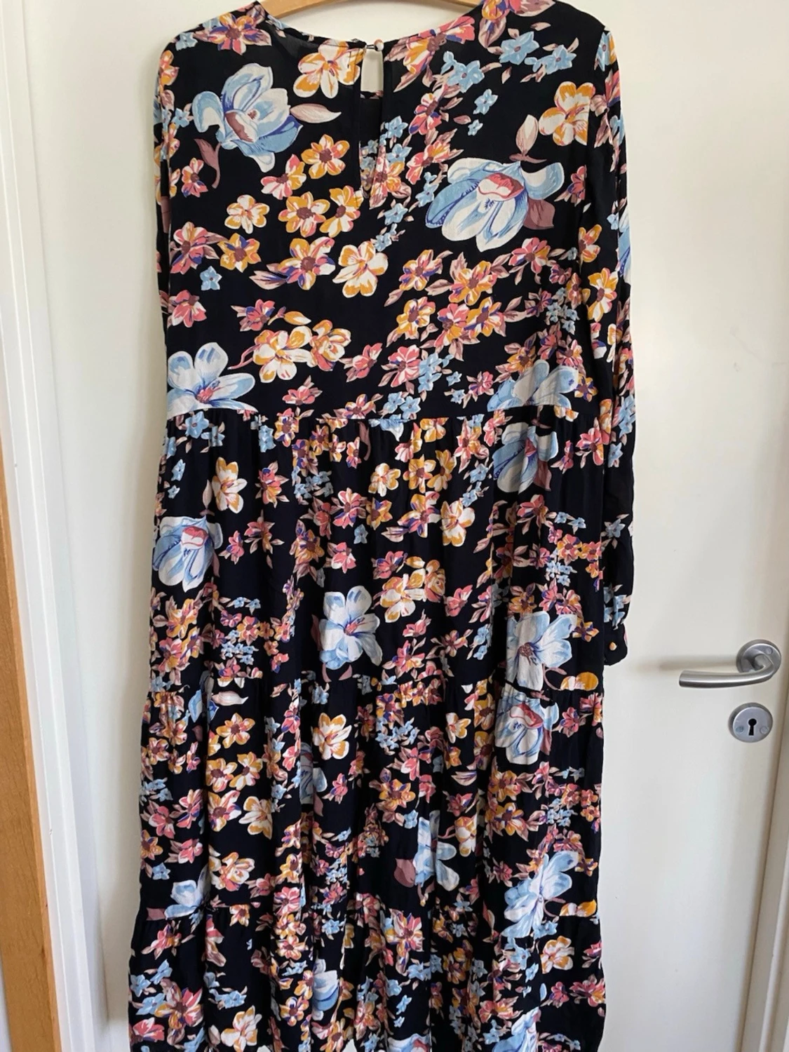 Blommig klänning  med långa ärmar Fire & Glory medium viskos  - 2