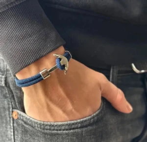 Majestic Garments armband  - Ameband av Majestic Garments! Helt nya finns i tre olika färger! Endast 129kr! Fåtal kvar i lager så passa på innan de är för sent! 