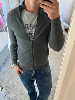 Massimo Dutti Full zip - Massimo Dutti | Mycket bra skick | Size - S | Pris 399 | Hör av dig vid minsta fråga eller fundering📩