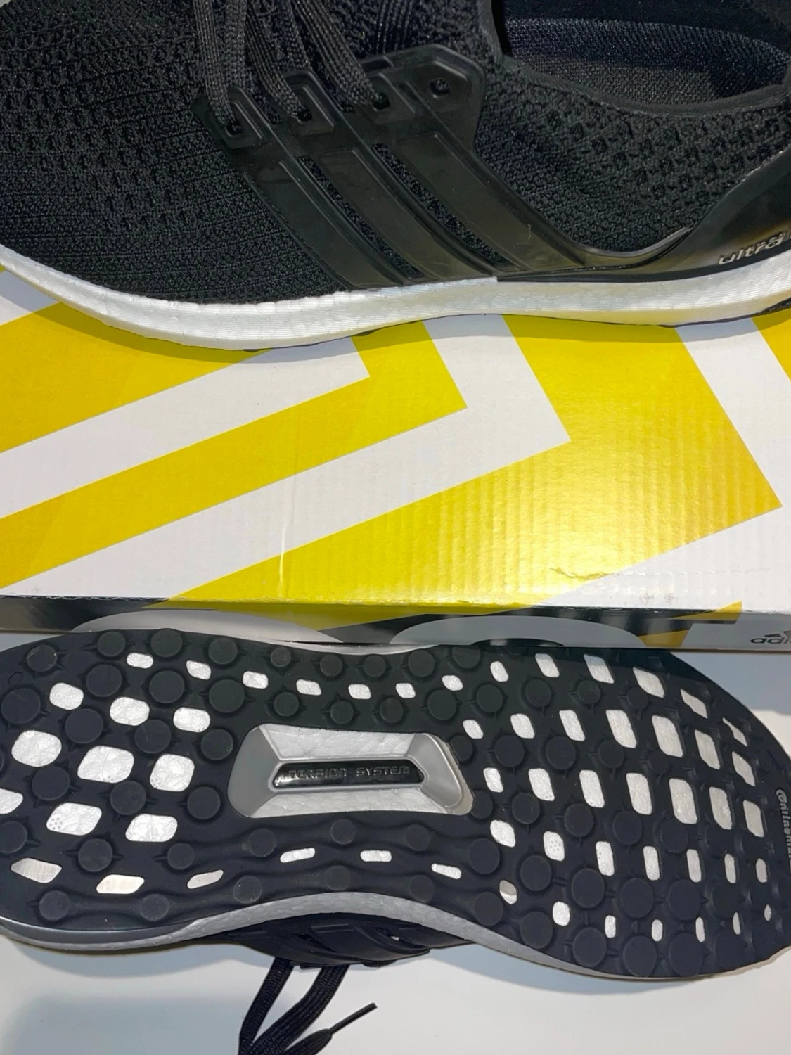 Svarta Adidas Ultra Boost sneakers - 2