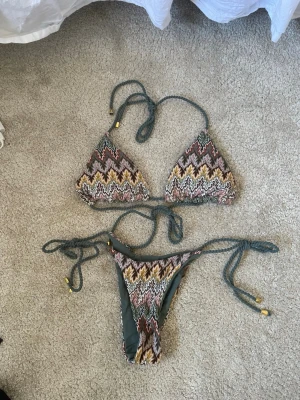 Mission bikini - Helt oanvänd bikini, fick den i födelsedagspresent men den va för stor. Skriv om ni undrar något 
