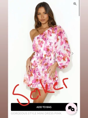 Hello molly klänning  - Söker denna från hello Molly i storlek xs/s