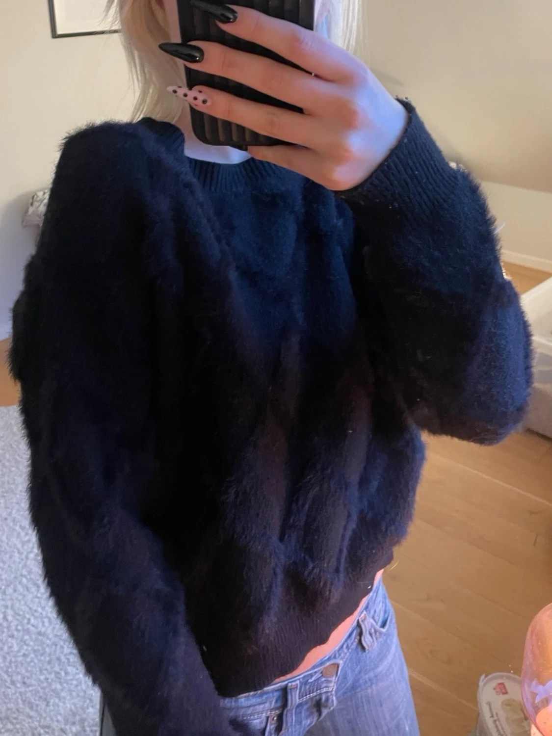 Svart fluffig stickad tröja - 1
