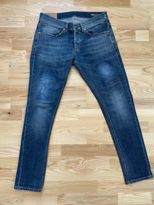 Dondup george jeans  - Säljer dessa dondup george jeans - W33 - Skick 9/10 - hör av er vid minsta fundering!
