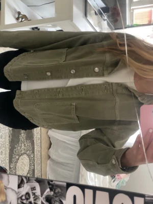 Zara jacka  - As snygg jacka från zara i storlek S