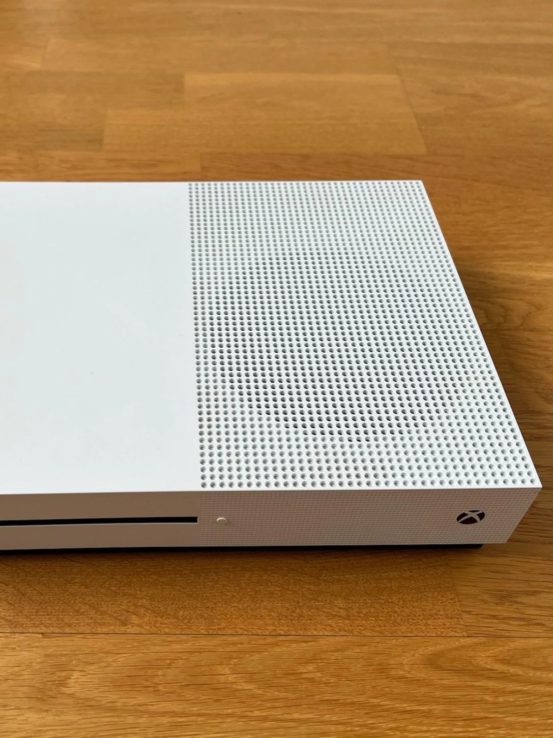 Xbox One S vit spelkonsol med handkontroll - 1
