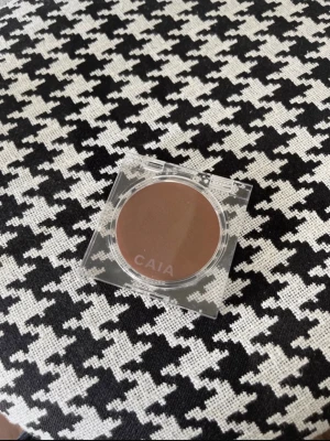 Soft melt bronzer - Fr caia, testat en gång!! Så som nytt, färg havana