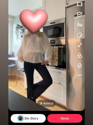 Sommar blus - Super fin blus 💖💖har två varav en jag inte har använt! Storlek Xs men den är väldigt stor i storleken så mer lik en S/M