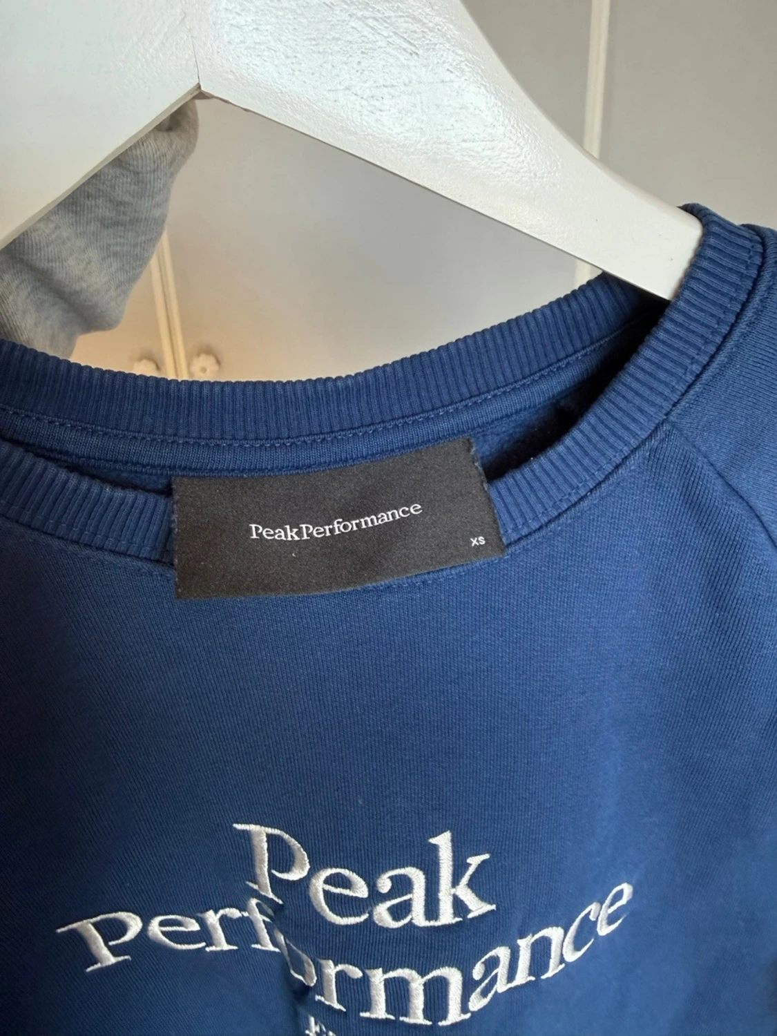 Blå sweatshirt från Peak Performance - 2