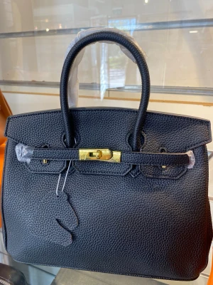 Fin väska  - Jätte fin väska med dustbag