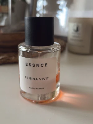 ESSNCE Femina Vivit Eau de Parfum - ESSNCE Femina Vivit Eau de Parfum 