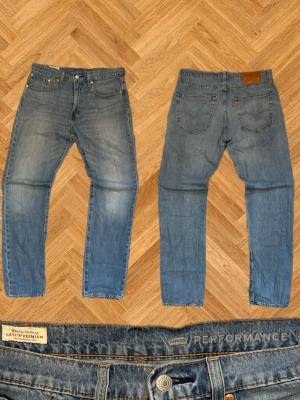 Vintage jeans blå herr size 31/32 - Size w31 L32   Mått Midjemått - 40cm Benöppning - 17cm Totallängd - 100cm