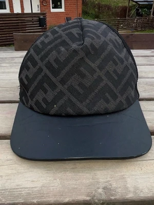 Svart FF keps  - Jätte fin FF keps med ikonisk mönster 