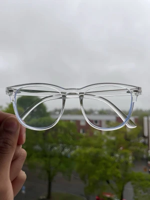 Chrome heart style glasses  - Snygga glasögon med transparent plastbåge och klassisk form. Perfekt accessoar för att lyfta din stil med en modern och minimalistisk touch. Lätta och bekväma att bära hela dagen.     