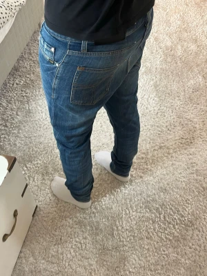Tiger of Sweden jeans - Tiger of Sweden Jeans Pistolero | skick 9/10 | Storlek 31/32 | Pris - 399kr | Modellen är ca 180cm lång | Hör av dig vid minsta fråga eller fundering!!