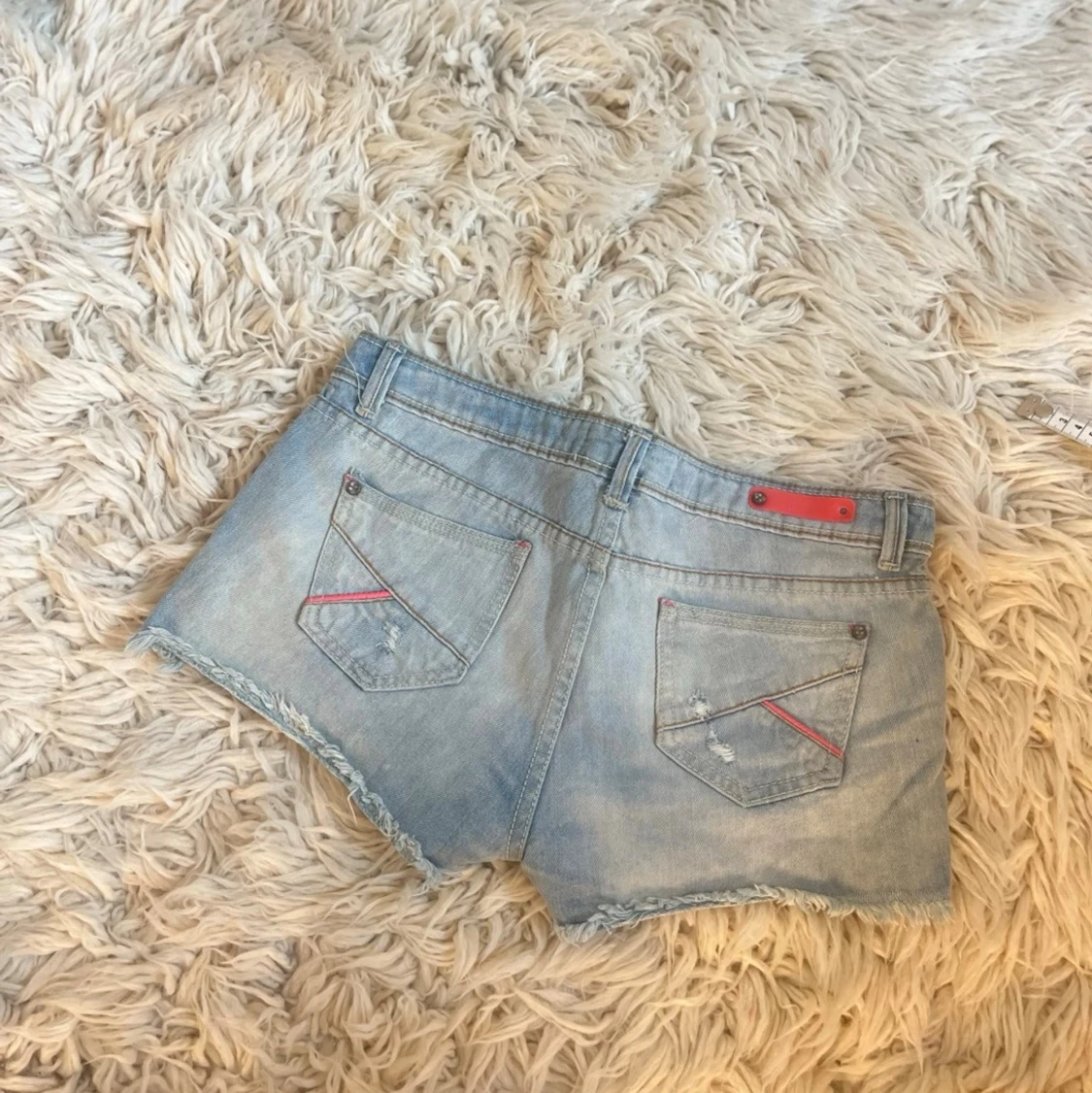 J22 Lågmidjade jeansshorts - 1