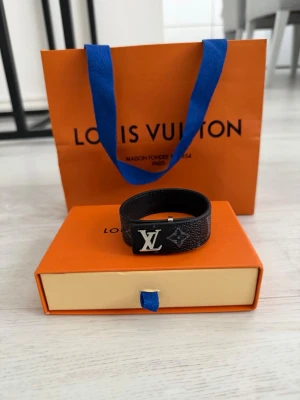 lLv black bracelet - Brand new