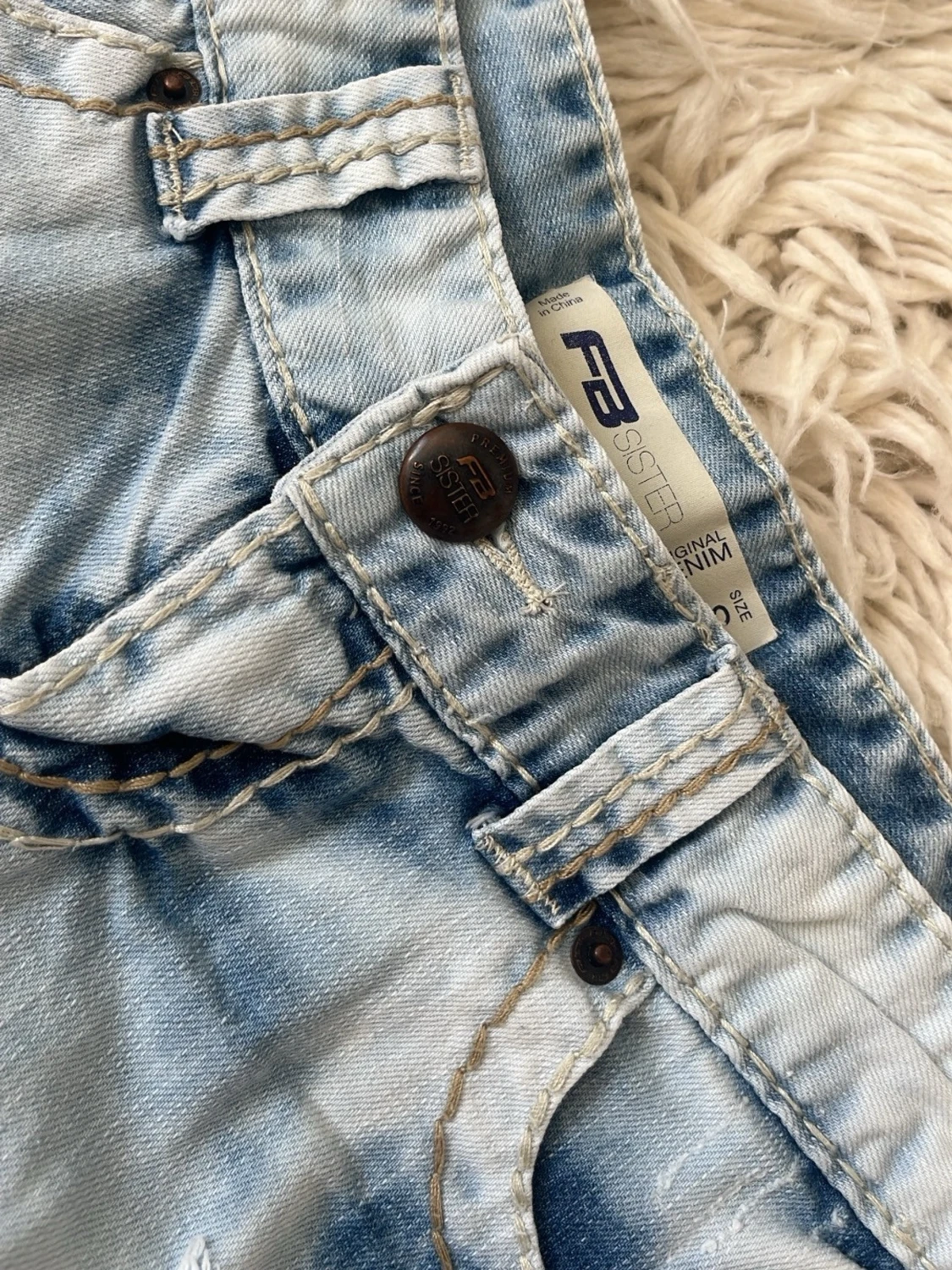 J15 Ljusblåa Superlowrise jeansshorts - 4