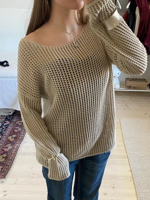 Virkad oversize tröja  - Supersnygg tröja! Ingen storlekslapp, kanske storlek M/L? Jag brukar ha S o den sitter oversize 🤍