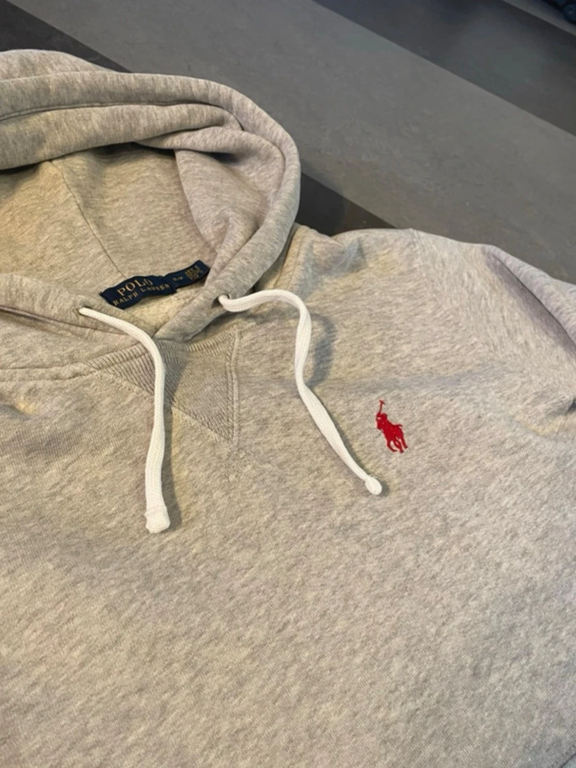 Grå hoodie från Polo Ralph Lauren - 2