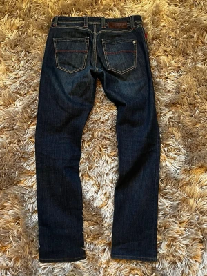 Tramarossa Jeans - Tjena! Säljer nu dessa Tramarossa Jeans. Storlek 31x32 - Skick 9/10 - Nypris på dessa är ca 3000 och mitt pris 599, (pris kan diskuteras vid snabb affär). Hör gärna av er vid minsta fundering/fråga. MVH JL STORE