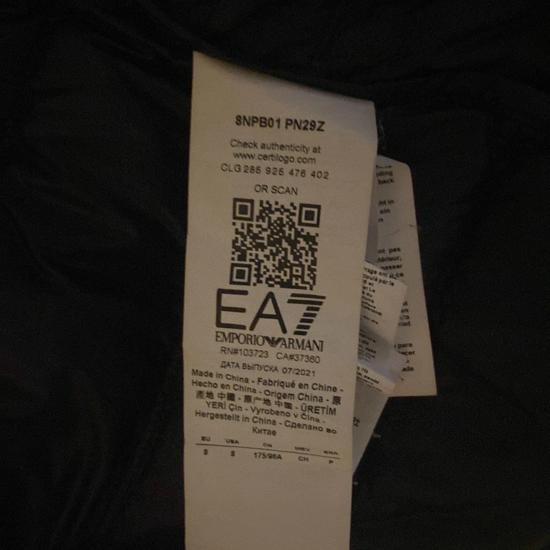 Svart dunjacka från Emporio Armani - 2